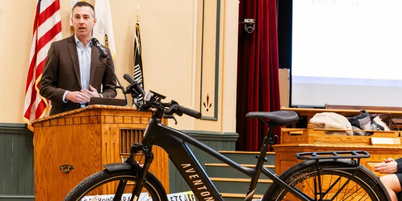 Transportation and infrastructure package to support municipal roads, transit, and housing passes