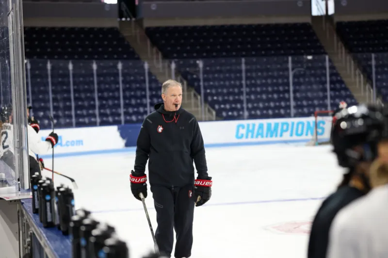Dave Flint signs multi-year extension as women's hockey coach