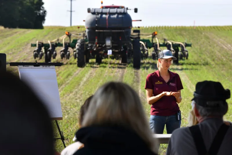 Expanding and deepening climate reporting through local messengers