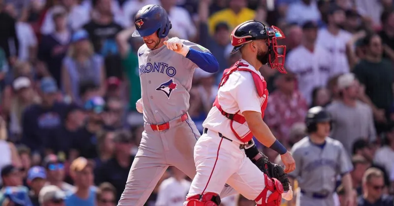 After a misplayed foul pop, Valenzuela hits go-ahead double in Blue Jays' 4-3 win over Red Sox