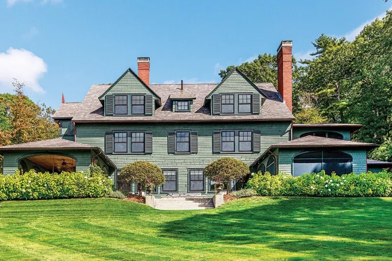 A Gold Coast Estate vs. a Luxurious Suburban Townhome