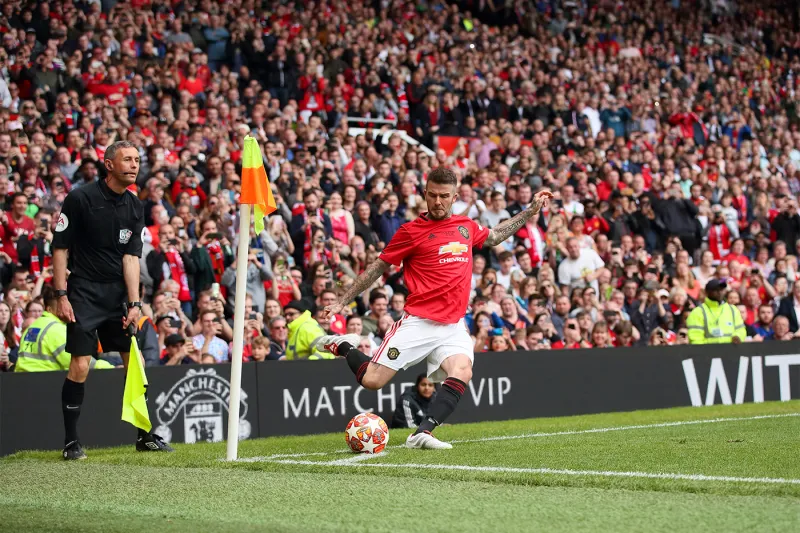 Northeastern physicist explains how to 'bend it like Beckham'