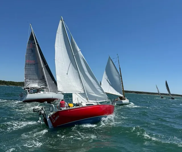 Holmes Hole races bring excitement despite weather uncertainty