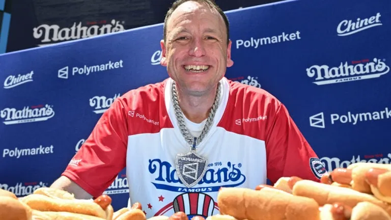 Joey Chestnut to compete in inaugural Saugus Wing Eating Championship