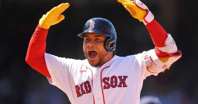 Scorching hot Red Sox win 13th straight, complete 4-game sweep of Rays