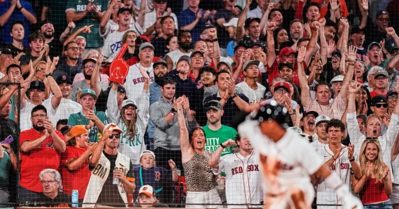 Red Sox fans riding high of 14-game winning streak: "Once in a lifetime"