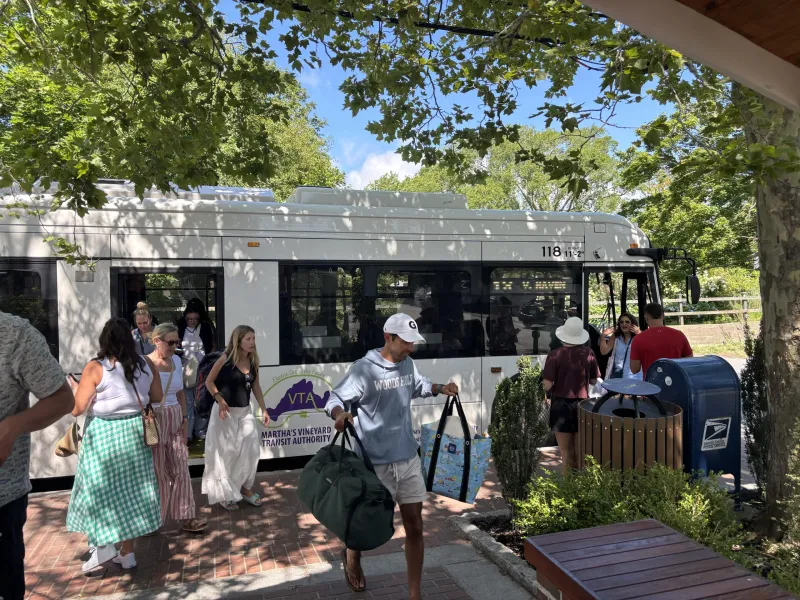 Bus union pauses strike plan, calls for administrator's resignation