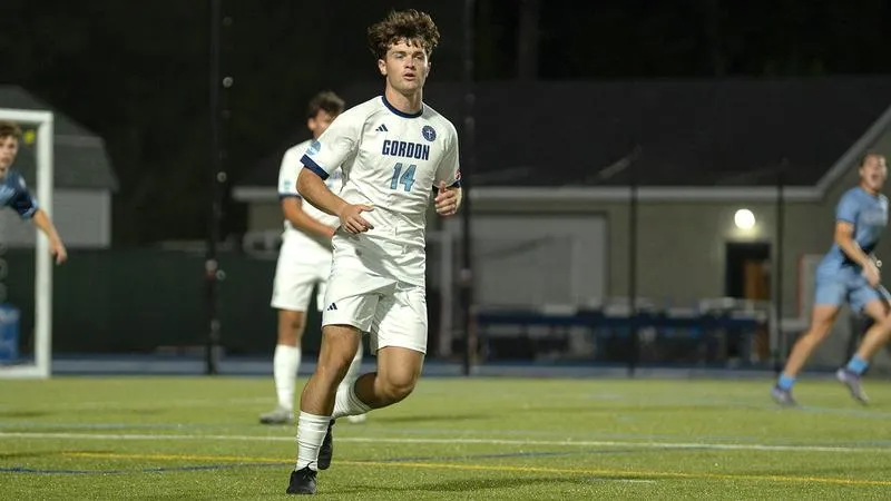 Men's Soccer Edged at Babson in Season-Opener