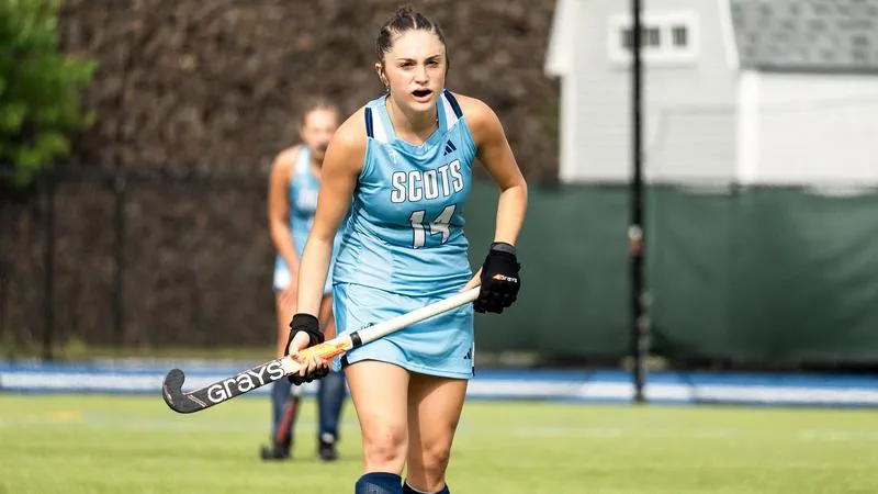 Field Hockey Stymied by Smith