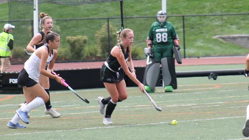 Field Hockey Falls to Wheaton Despite Early Advantage
