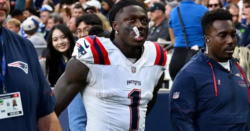 A.J. Brown's ankle injury expected to sideline him for 6 weeks, NFL insider says