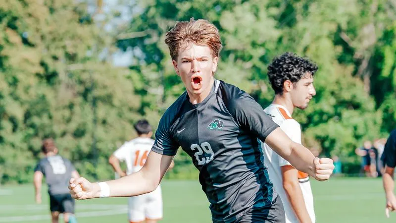 Nick Reilly Named CNE Men's Soccer Rookie of the Week