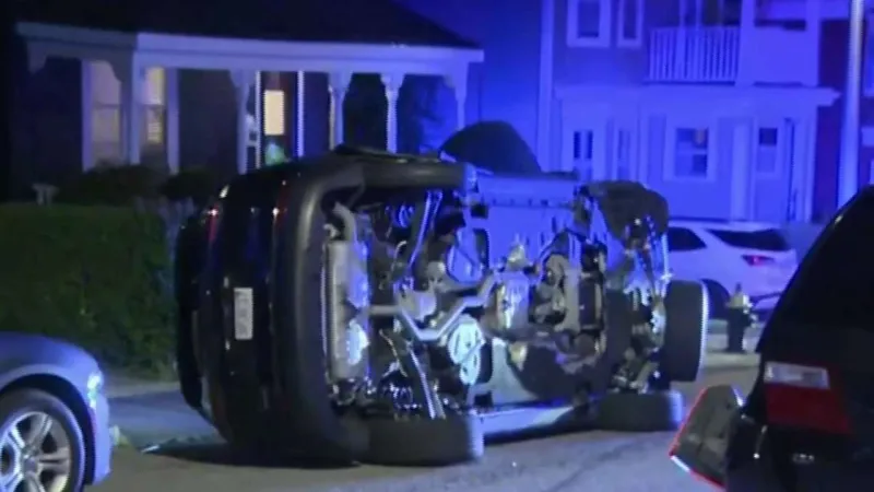 Early morning rollover wreck in Dorchester