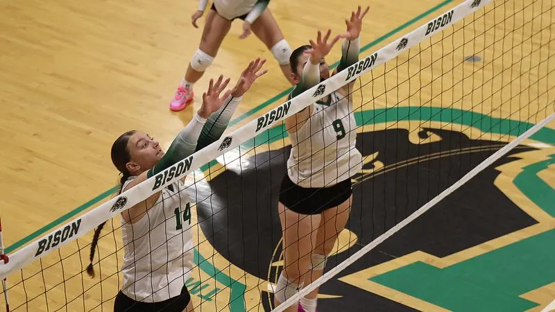 Women's Volleyball Drops in Three at Coast Guard