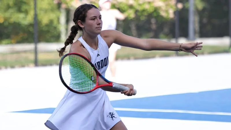 Women's Tennis Narrowly Falls at Roger Williams, 4-3