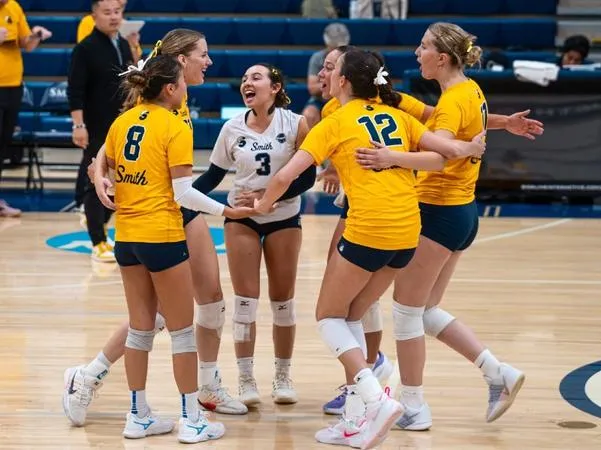 Smith Volleyball Takes 8-0 Record into New England Classic