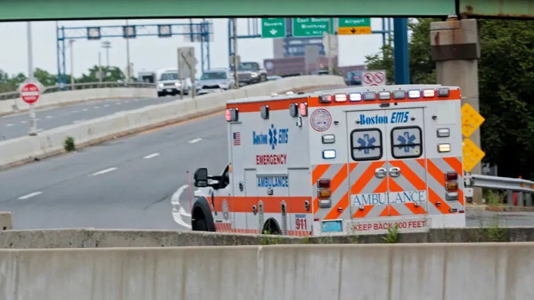 2 Boston EMTs injured in separate incidents while responding to calls