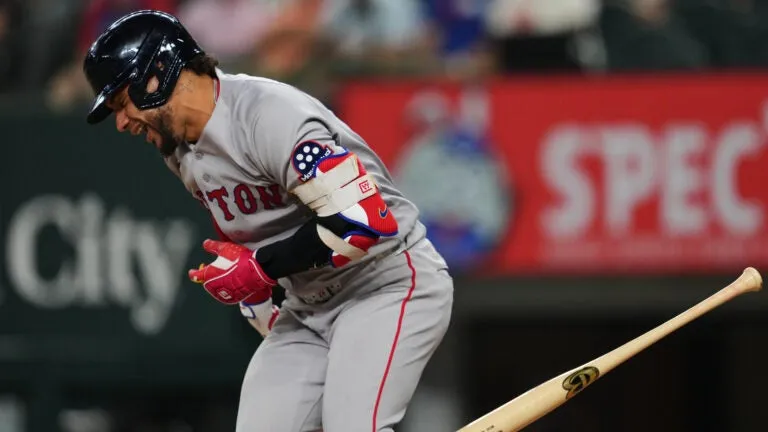 Boston's Willson Contreras has bruised right hand after hit by Jakob Junis pitch in win vs. Texas