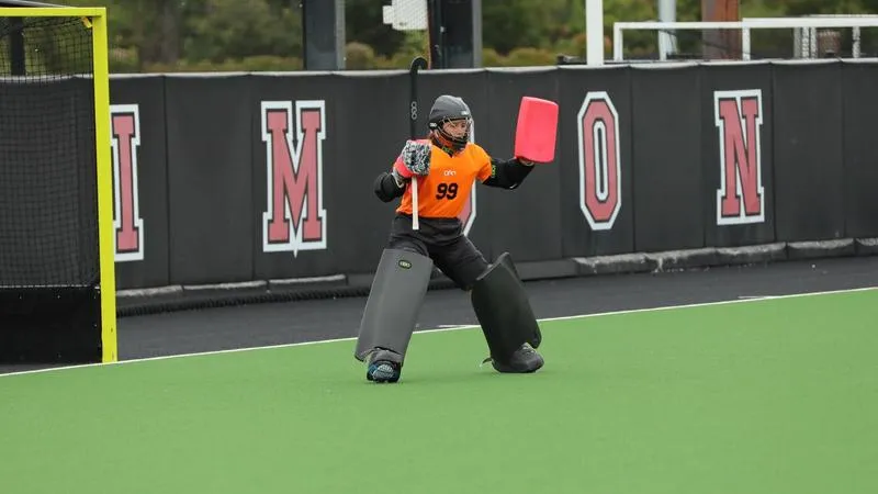 Huskies Battle With No. 7 Harvard But Fall in Penalty Shootout