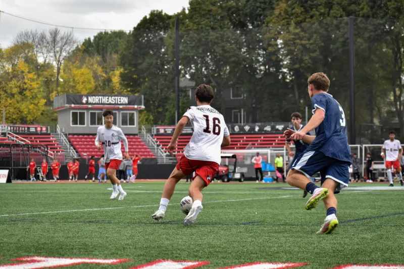 Men's soccer triumphs with late goal over Monmouth