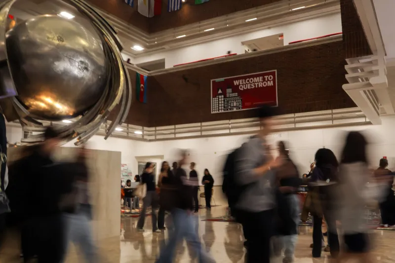 Questrom reinstates research study requirement, students call it 'busy work'