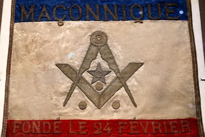 How can a priest deal pastorally with those who are quick to suspect people of being Freemasons?