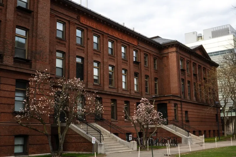 Physics Faculty Lose Bid to Preserve Grant Administrator's Role Under FAS Restructuring