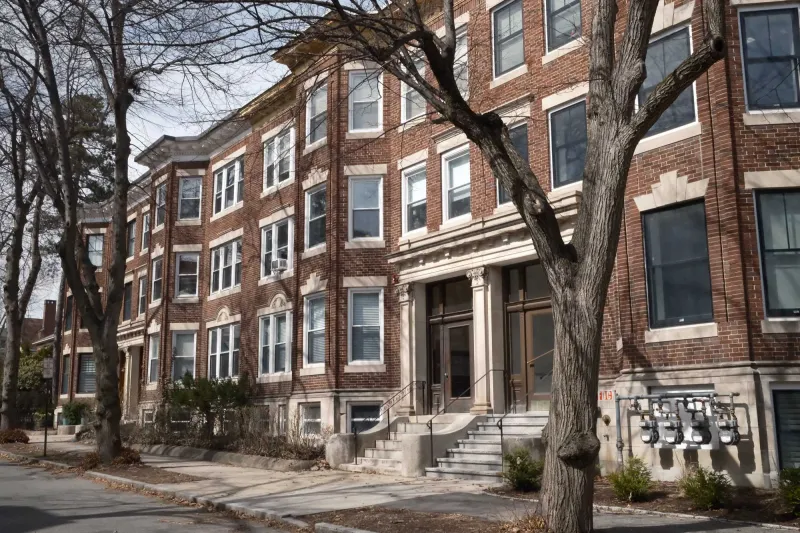 BU off-campus apartment declared unfit due to sewage leak, students relocated