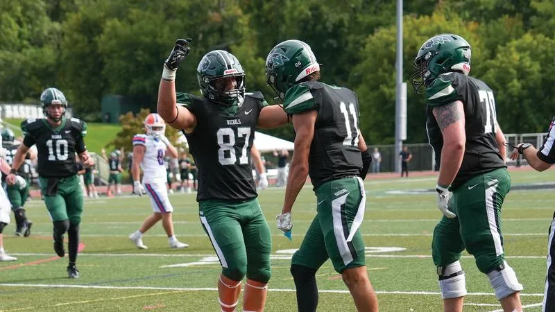 Football Takes Down New England College for First Win of the Fall, 31-7
