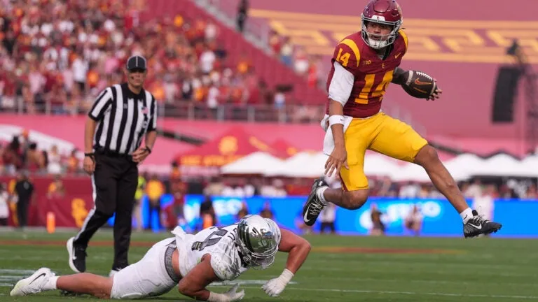 Senate passes college sports bill that would rein in athlete payments and transfers