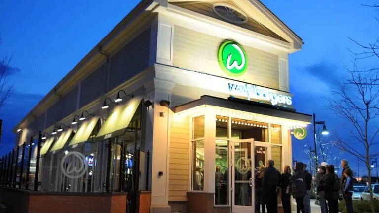 Wahlburgers to close original location in Hingham