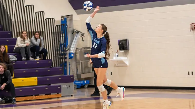 Volleyball Outlasts UNE in Five-Set Thriller