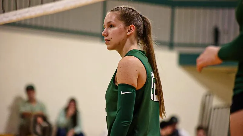 Women's Volleyball Battles Against Endicott