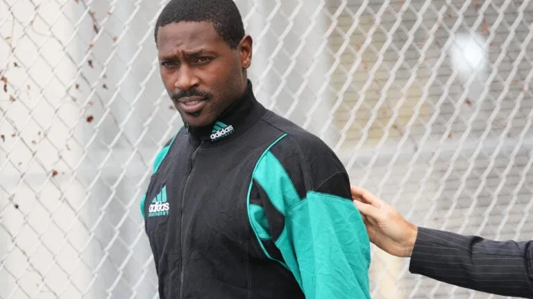 Ex-NFL star Antonio Brown set to appear in Miami court for expected plea agreement