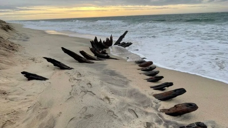 How likely is it that a shipwreck washes ashore in Massachusetts?