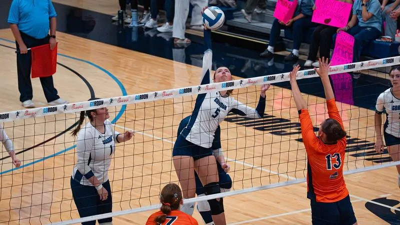 Volleyball Rattles Off Eighth-Straight Victory at Rivier Thursday