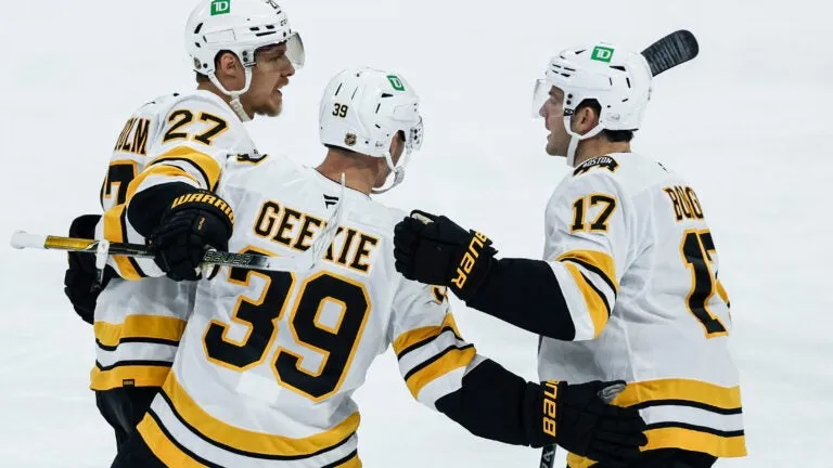 JJ Peterka scores in OT to lift the Bruins past the Jets, 4-3