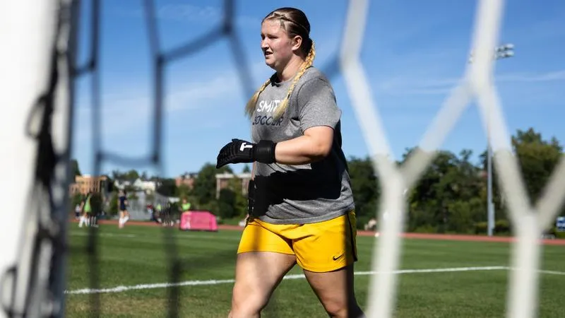 Cioffi-Smith Tallies Career-High Nine Saves in Loss to Wellesley