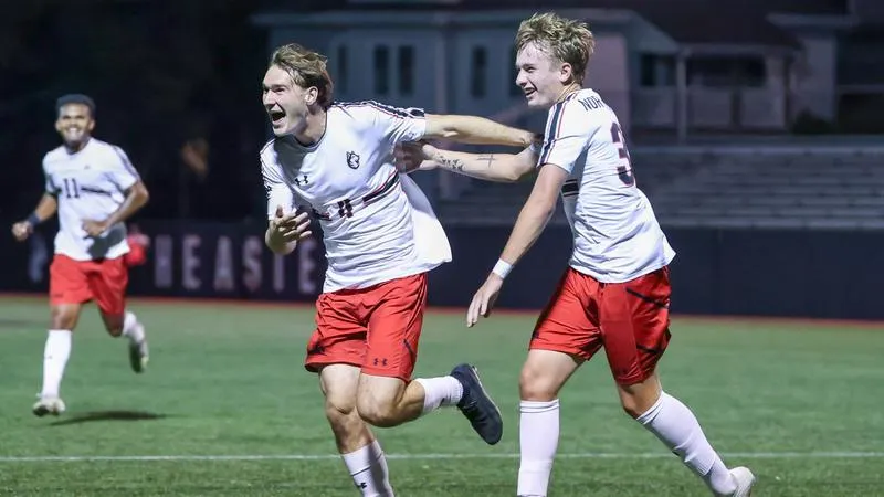 Huskies Take Down Dragons At Home, 2-1
