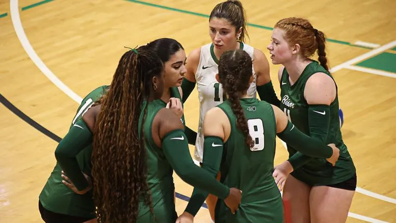 Women's Volleyball Falls to Gordon