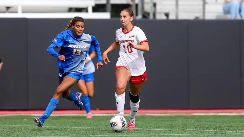 Hofstra Outlasts Huskies At Parsons