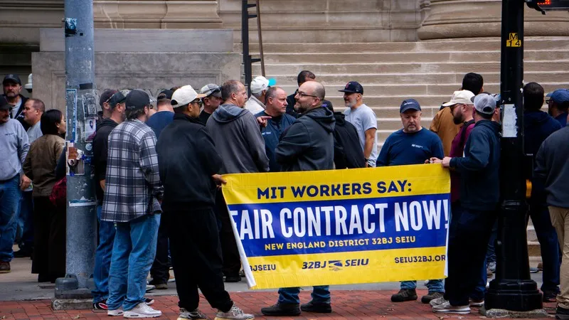 MIT Facilities workers launch petition amidst ongoing contract negotiations