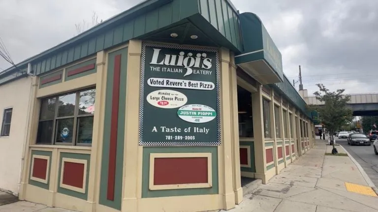 Revere pizzeria responds to customer who complained about lack of slices