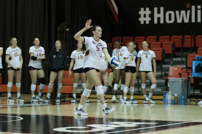 Volleyball defeated in weekend series against UNCW