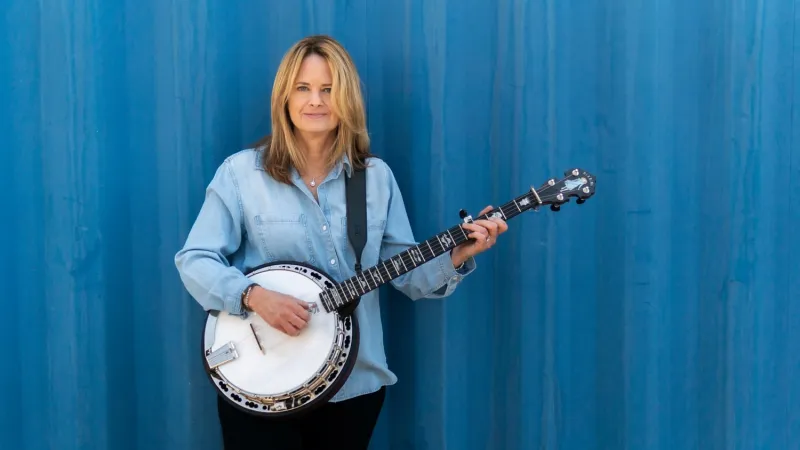 Harvard Artist Profile: Alison H. Brown '84 Brings Genre-Defying Bluegrass Back to Cambridge