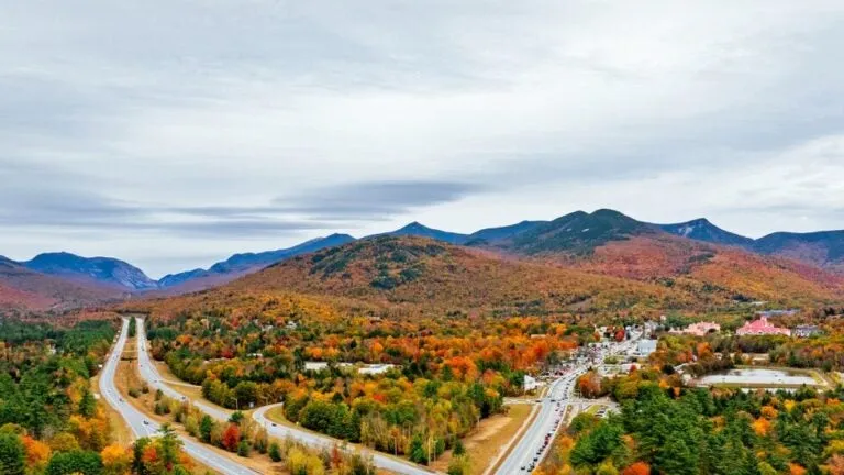 Mass. hiker taken to hospital by ambulance after being hit by falling rock in White Mountains