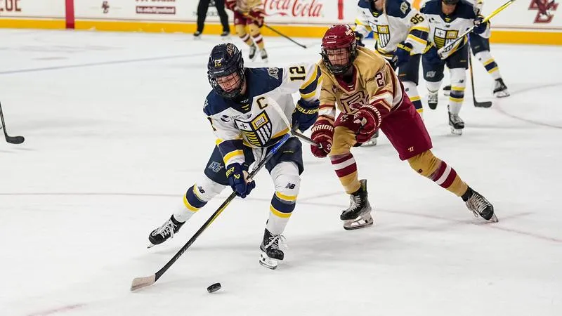 Women's Hockey Opens Conference Schedule Against Boston College