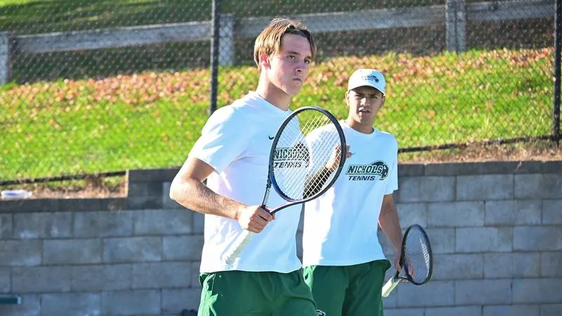 Men's Tennis Edges Past Wheaton College (Mass.), 4-3