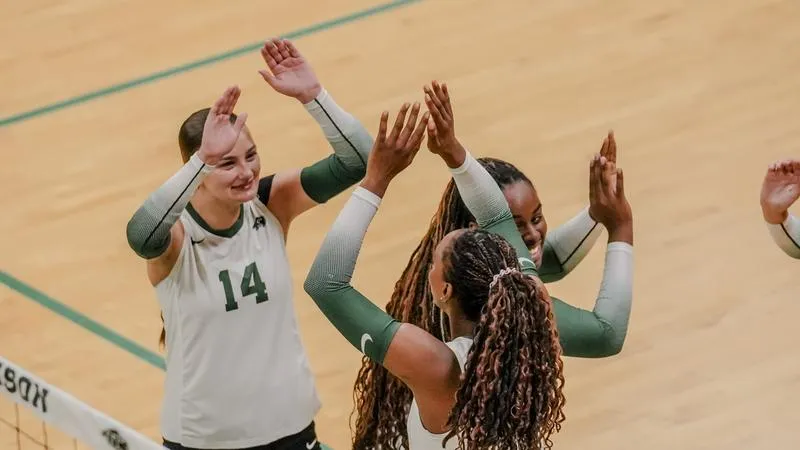 Women's Volleyball Falls to Mount Holyoke