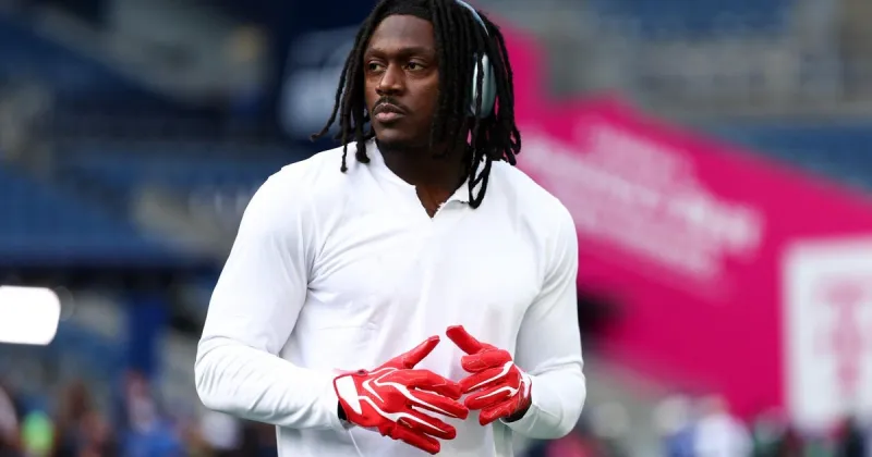 A.J. Brown returns to Patriots practice for first time since suffering ankle injury in Week 1